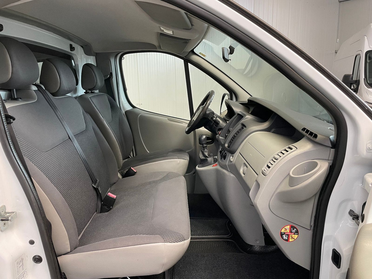 Opel Vivaro Kasten L2H1 2,9t Tüv Scheckheft Klima AHK - Легковой фургон: фото 5 Opel Vivaro Kasten L2H1 2,9t Tüv Scheckheft Klima AHK - Легковой фургон: фото 5