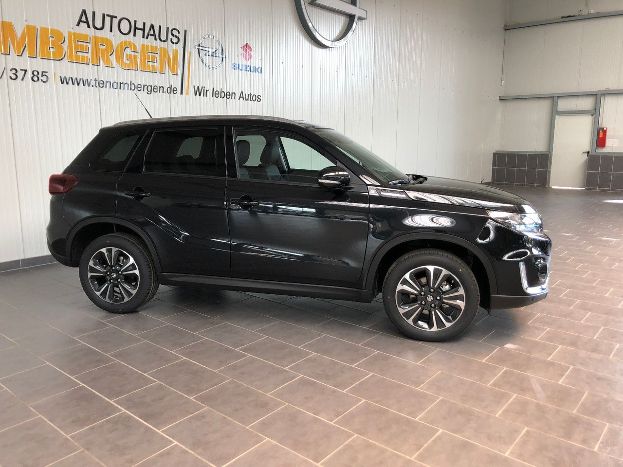 Suzuki Vitara 1.5 Hybrid Comfort+Automatik/ Panor.-Dach - Внедорожник: фото 2 Suzuki Vitara 1.5 Hybrid Comfort+Automatik/ Panor.-Dach - Внедорожник: фото 2