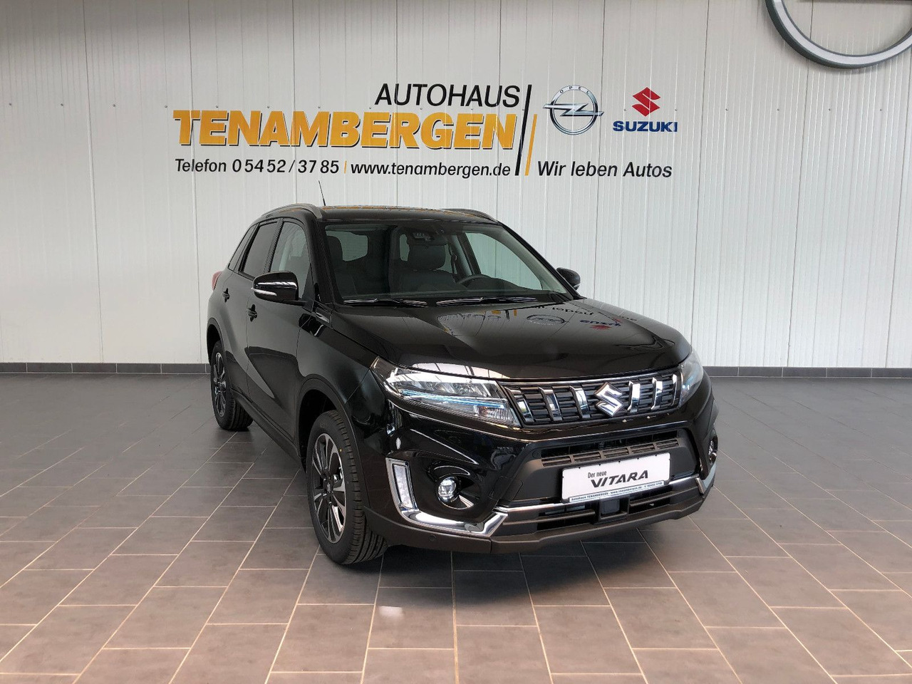 Suzuki Vitara 1.5 Hybrid Comfort+Automatik/ Panor.-Dach - Внедорожник: фото 1 Suzuki Vitara 1.5 Hybrid Comfort+Automatik/ Panor.-Dach - Внедорожник: фото 1