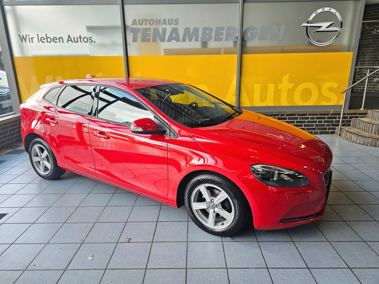 Volvo V40 You! Xenon Sitzheizung Freisprecheinrichtung - Седан: фото 1 Volvo V40 You! Xenon Sitzheizung Freisprecheinrichtung - Седан: фото 1