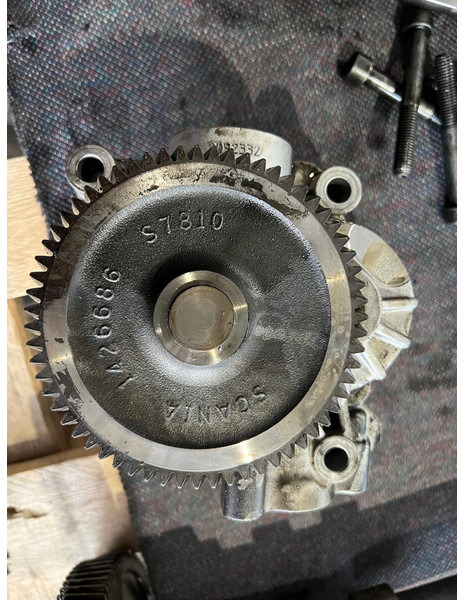 Scania 2092332 - Масляный насос: фото 1 Scania 2092332 - Масляный насос: фото 1