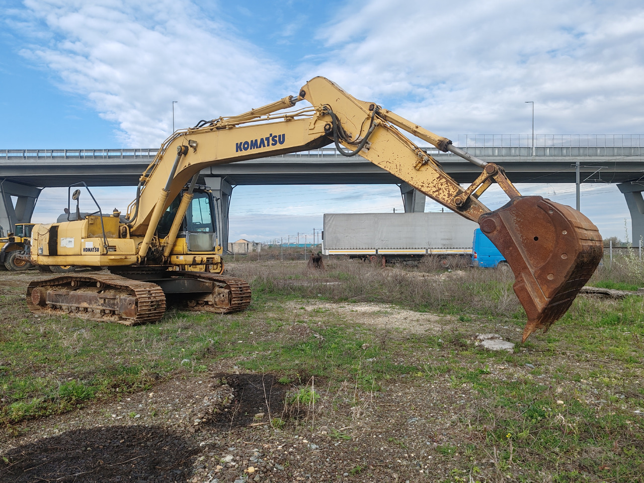 Komatsu 240 NLC-8 - Гусеничный экскаватор: фото 1 Komatsu 240 NLC-8 - Гусеничный экскаватор: фото 1