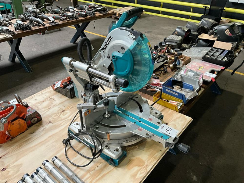Makita LS1219L - Металлообрабатывающий станок: фото 2 Makita LS1219L - Металлообрабатывающий станок: фото 2