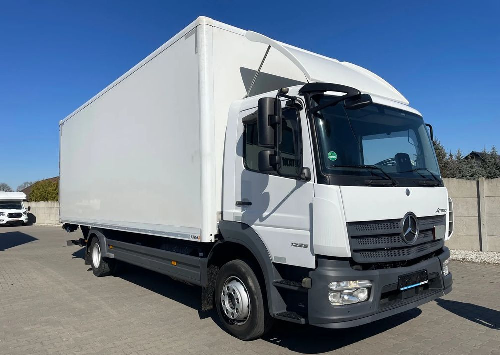 Mercedes-Benz ATEGO 1223 - Грузовик с закрытым кузовом: фото 2 Mercedes-Benz ATEGO 1223 - Грузовик с закрытым кузовом: фото 2