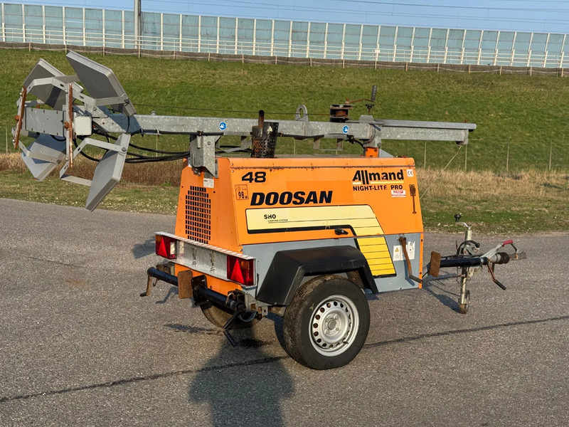 Doosan Allmand Night-Light Pro mobiele lichtmast LED - Осветительная мачта: фото 5 Doosan Allmand Night-Light Pro mobiele lichtmast LED - Осветительная мачта: фото 5