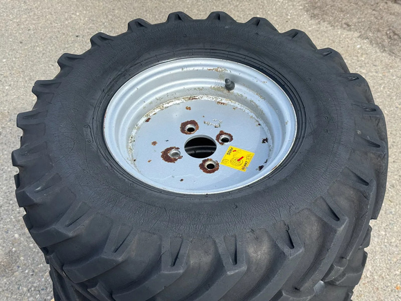 Giant Banden met velg 7.00-12 - Шина: фото 2 Giant Banden met velg 7.00-12 - Шина: фото 2