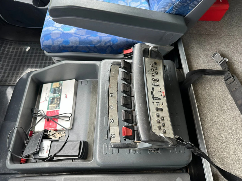 Грузовик с закрытым кузовом Iveco EuroCargo 120 manual haib 099 Hiduo remote: фото 17