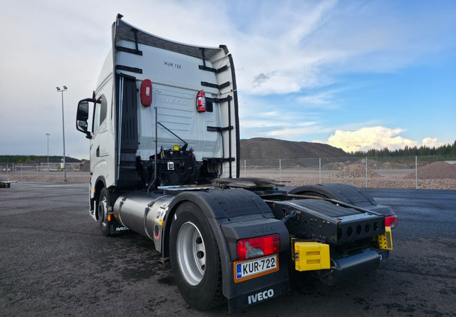 IvecoS-Way 460 4x2 LNG / LBG - Тягач: фото 3 IvecoS-Way 460 4x2 LNG / LBG - Тягач: фото 3