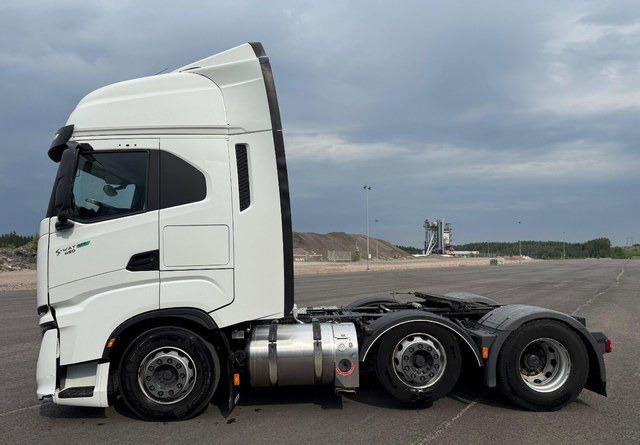 IvecoS-Way 460 LNG 6x2 - Тягач: фото 2 IvecoS-Way 460 LNG 6x2 - Тягач: фото 2
