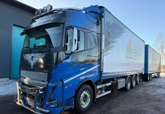 Volvo fh16 - Грузовик с закрытым кузовом: фото 1 Volvo fh16 - Грузовик с закрытым кузовом: фото 1