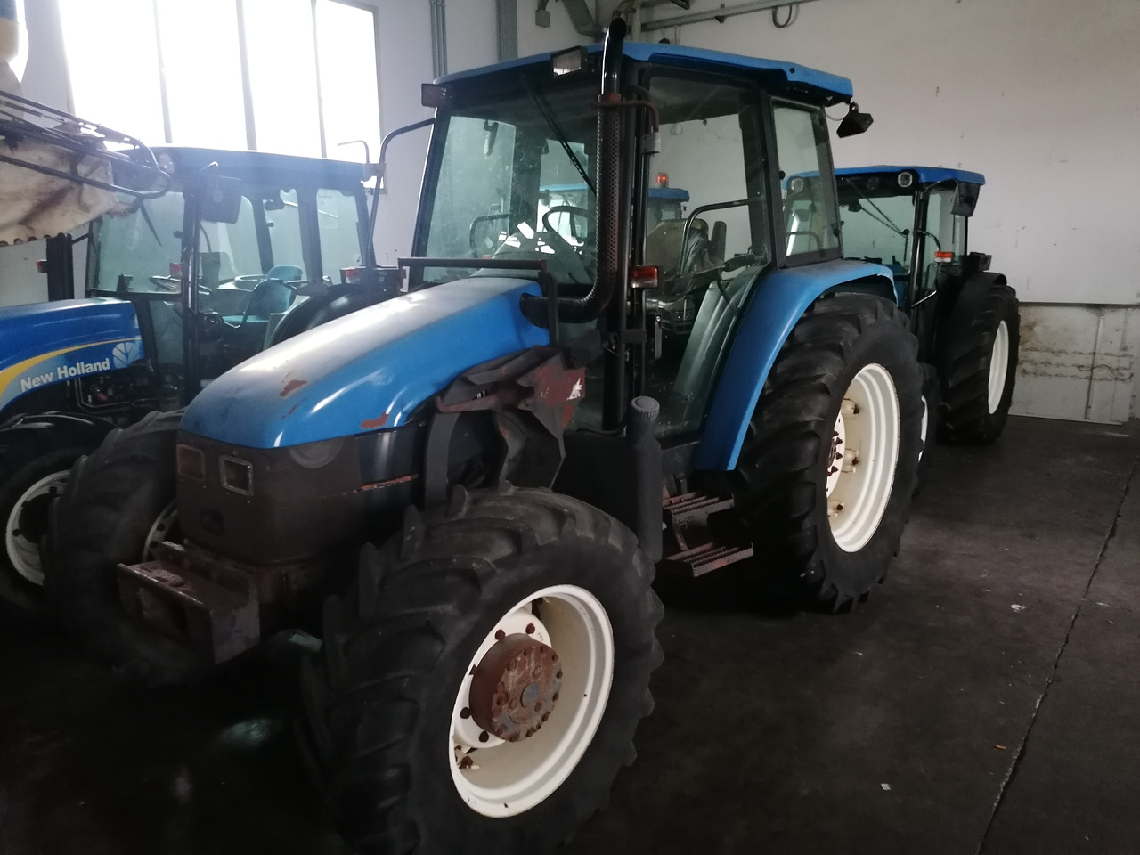 NEW HOLLAND TL 90 - Трактор: фото 3 NEW HOLLAND TL 90 - Трактор: фото 3