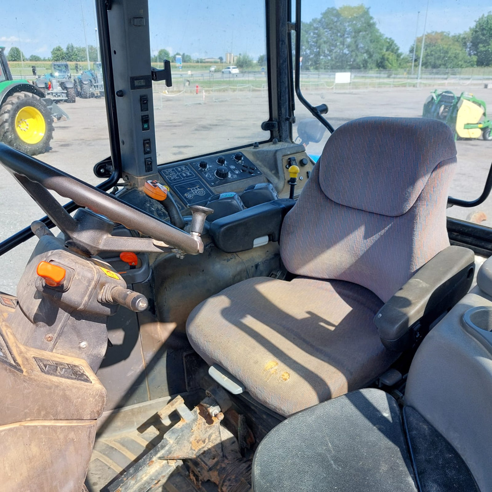 NEW HOLLAND TM 190 - Трактор: фото 2 NEW HOLLAND TM 190 - Трактор: фото 2