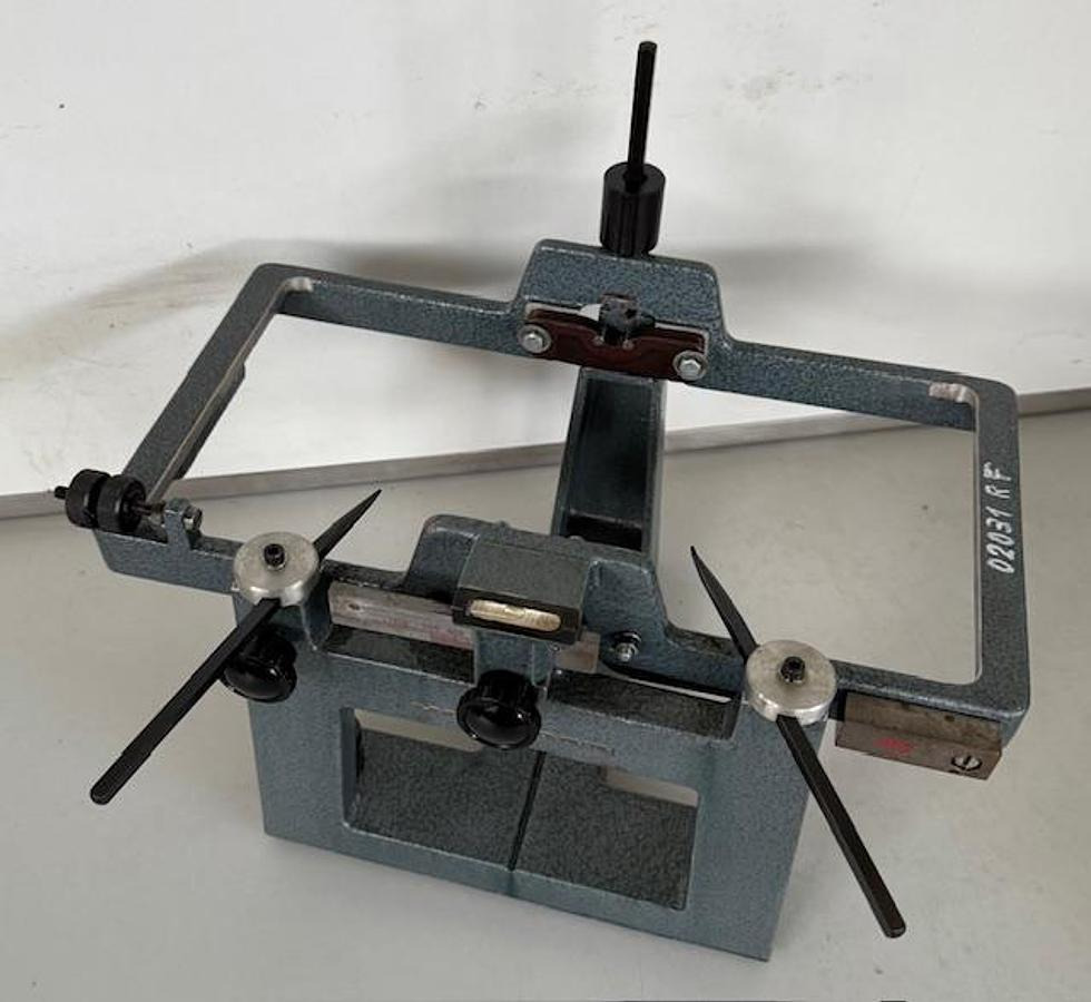 Schleifscheiben-Auswuchtwaage HOFMANN - Металлообрабатывающий станок: фото 2 Schleifscheiben-Auswuchtwaage HOFMANN - Металлообрабатывающий станок: фото 2