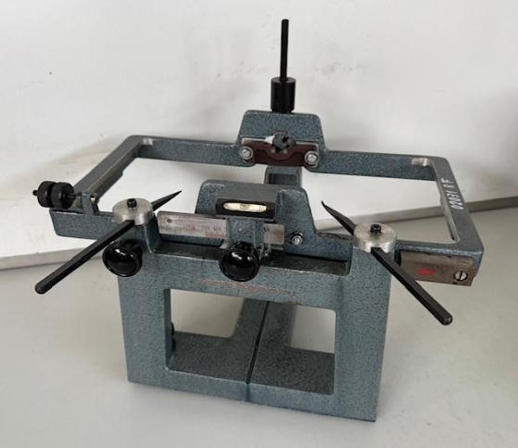 Schleifscheiben-Auswuchtwaage HOFMANN - Металлообрабатывающий станок: фото 1 Schleifscheiben-Auswuchtwaage HOFMANN - Металлообрабатывающий станок: фото 1