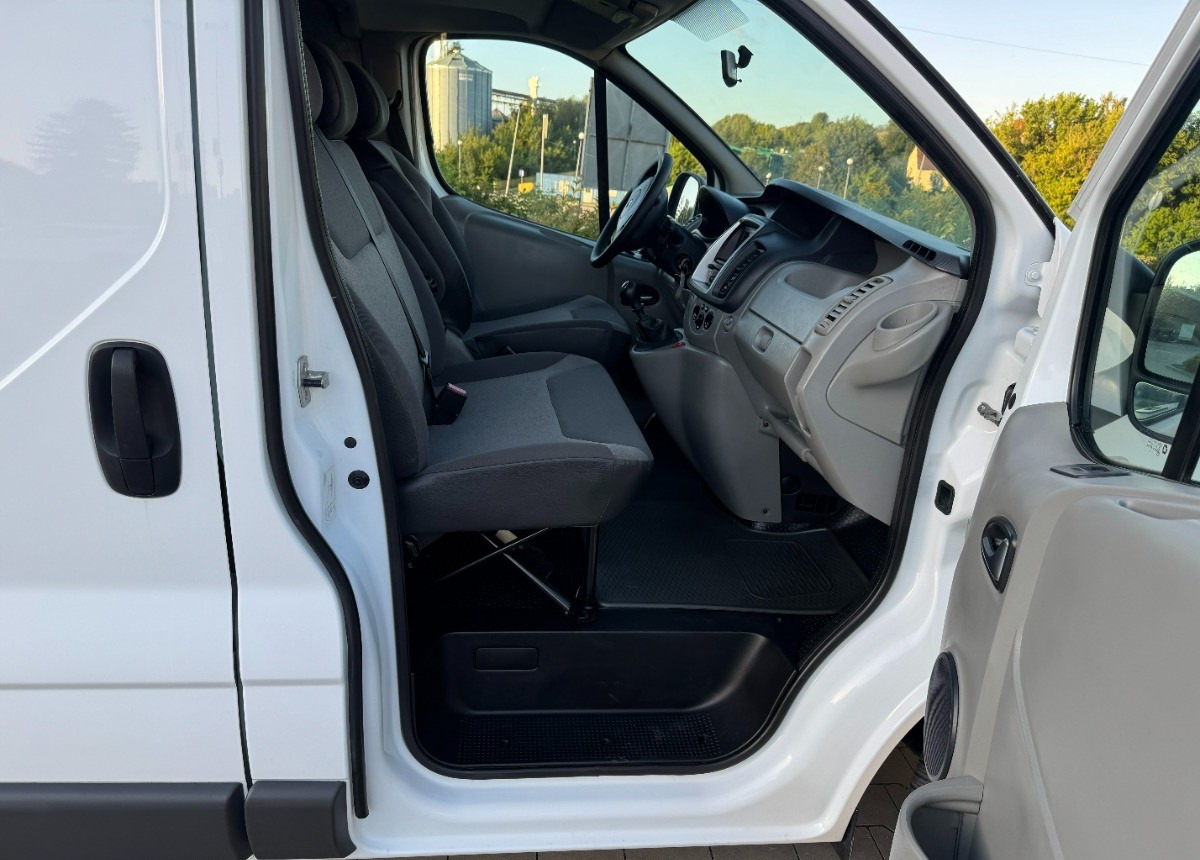 Цельнометаллический фургон Renault Trafic 2.0 DCI 115KM LONG 2012 Rok Klimatyzacja Nawigacja BEZWYPADKOWY: фото 6