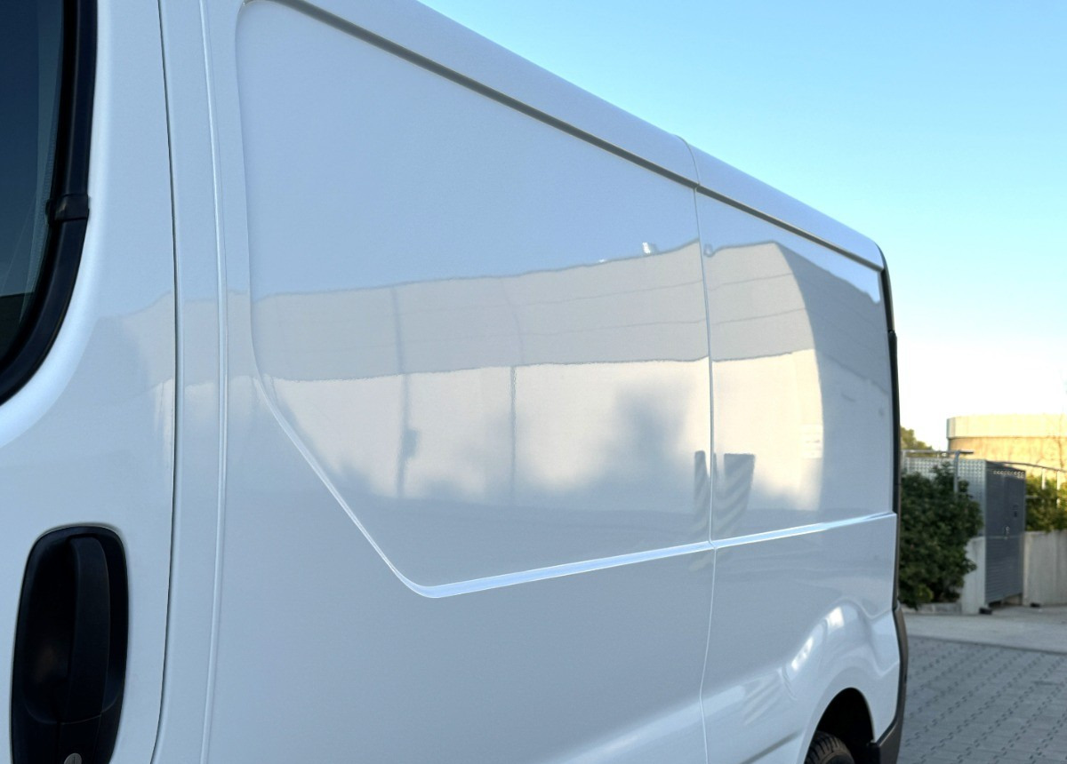 Цельнометаллический фургон Renault Trafic 2.0 DCI 115KM LONG 2012 Rok Klimatyzacja Nawigacja BEZWYPADKOWY: фото 17