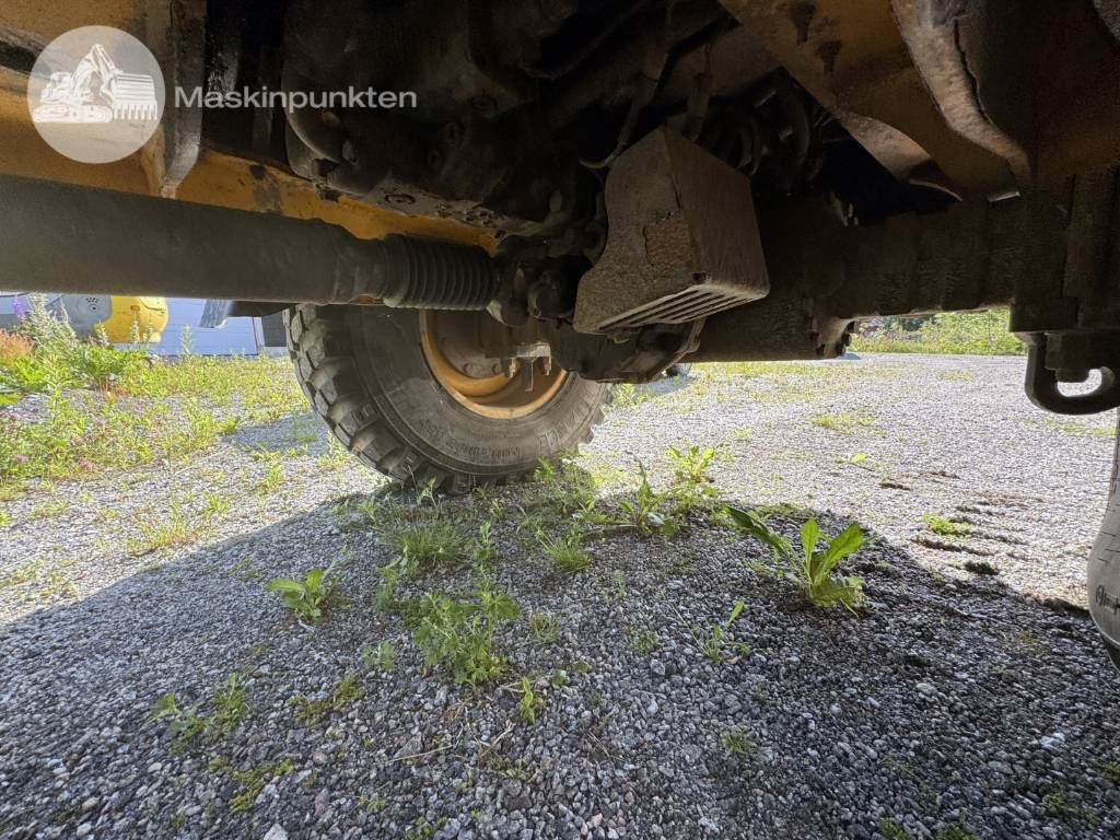 Колёсный погрузчик JCB 413 K: фото 10
