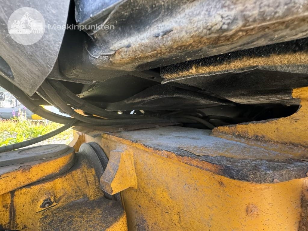 Колёсный погрузчик JCB 413 K: фото 16