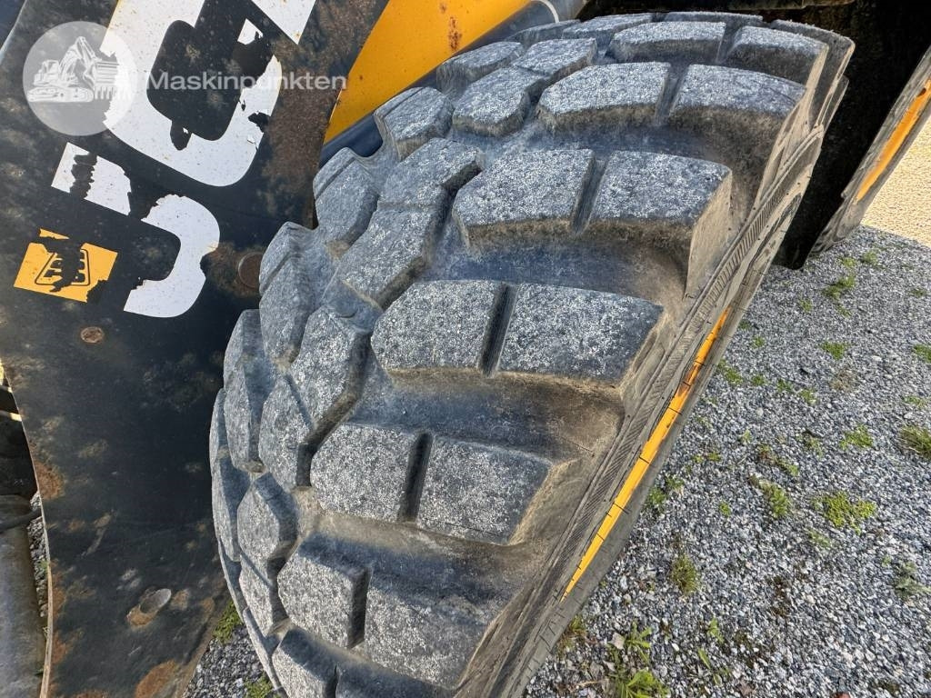 Колёсный погрузчик JCB 413 K: фото 6