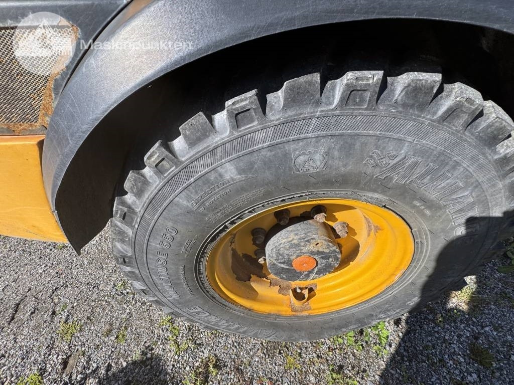 Колёсный погрузчик JCB 413 K: фото 24