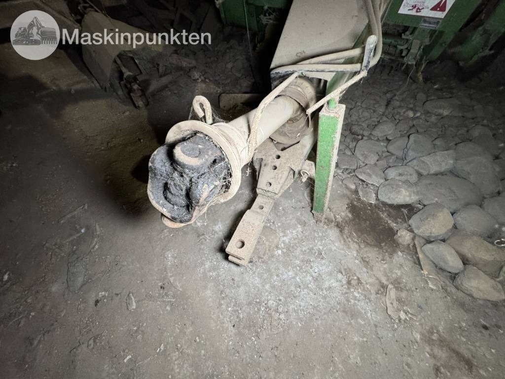 John Deere 545 - Пресс-подборщик рулонный: фото 4 John Deere 545 - Пресс-подборщик рулонный: фото 4