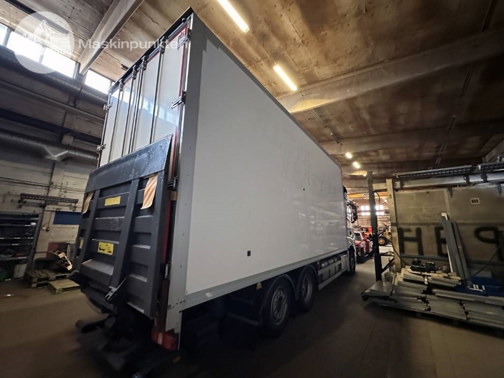 Mercedes-Benz Actros 2545 - Грузовик с закрытым кузовом: фото 4 Mercedes-Benz Actros 2545 - Грузовик с закрытым кузовом: фото 4