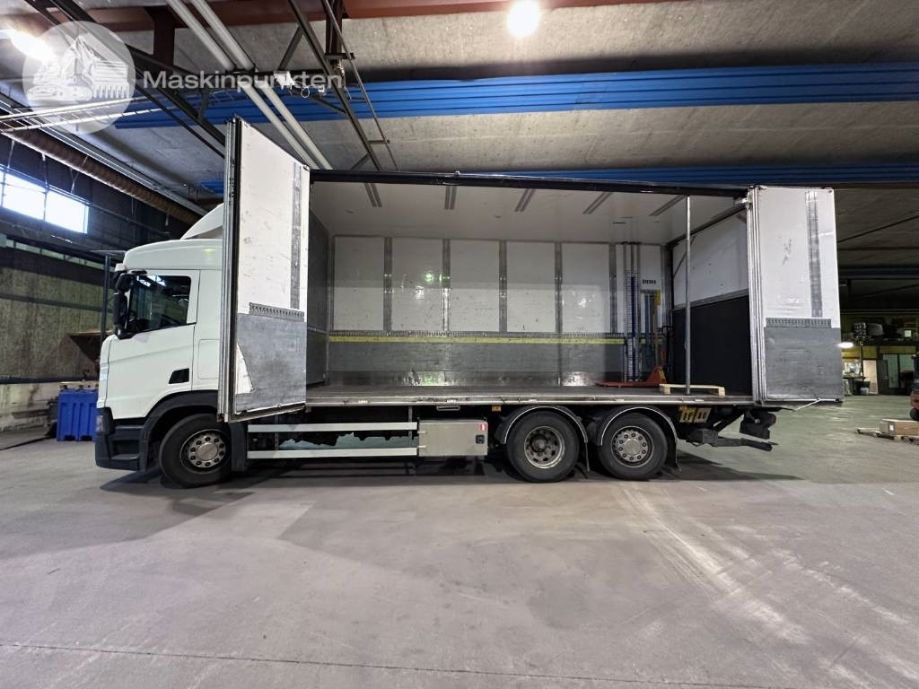 Грузовик с закрытым кузовом Scania R 450: фото 8