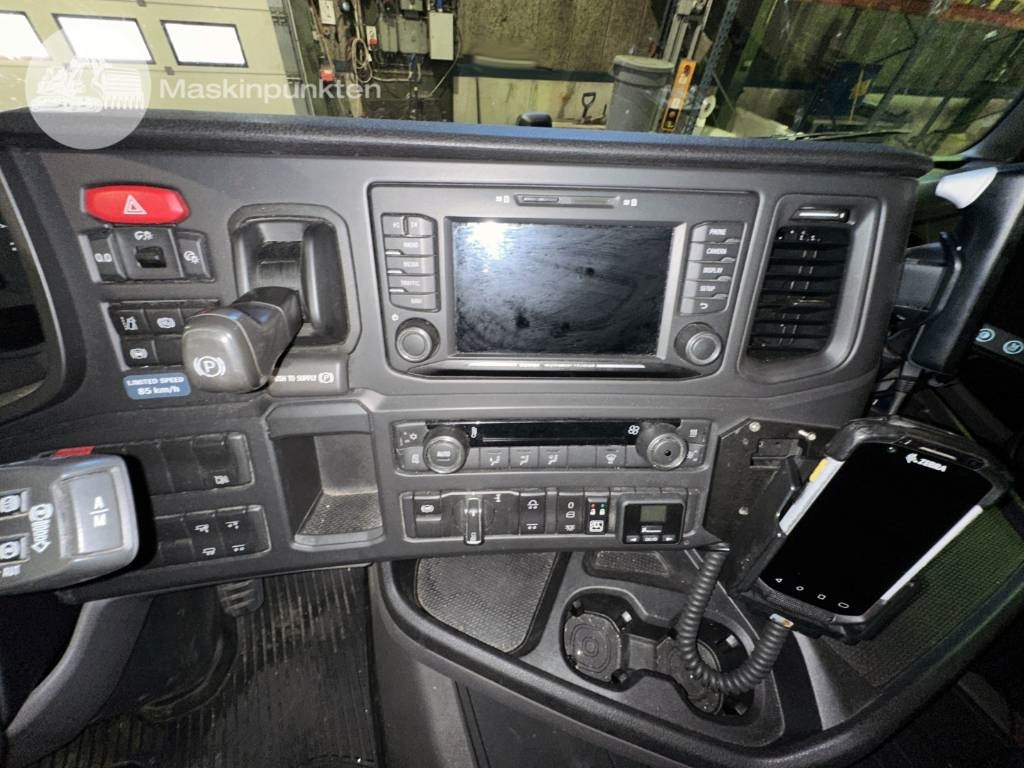 Грузовик с закрытым кузовом Scania R 450: фото 21