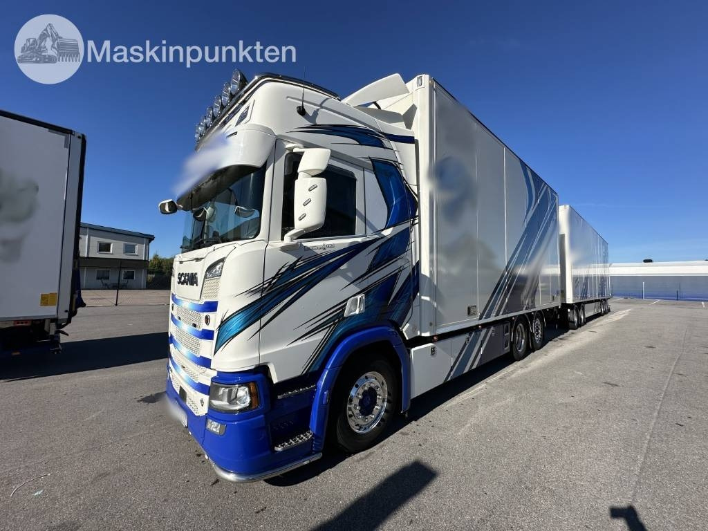 Scania R 520 - Грузовик с закрытым кузовом: фото 1 Scania R 520 - Грузовик с закрытым кузовом: фото 1
