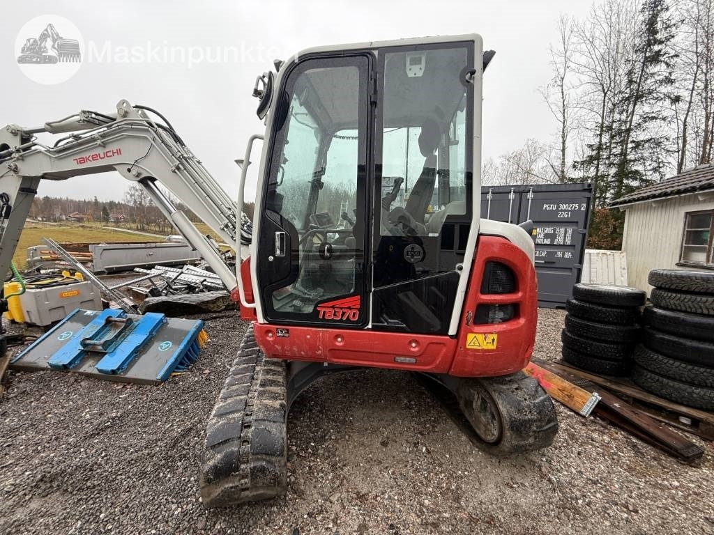 Takeuchi TB 370  - Гусеничный экскаватор: фото 3 Takeuchi TB 370  - Гусеничный экскаватор: фото 3