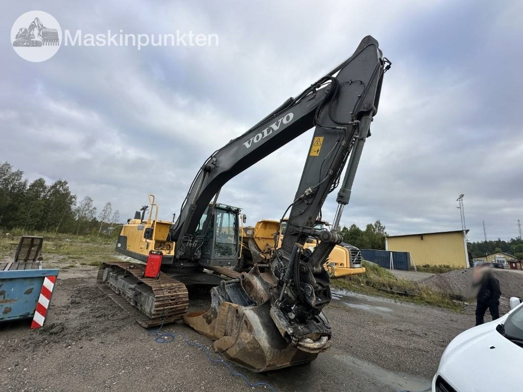 Volvo EC 220 DL - Гусеничный экскаватор: фото 3 Volvo EC 220 DL - Гусеничный экскаватор: фото 3