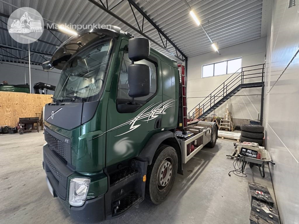 Volvo FE 280 - Крюковой мультилифт: фото 3 Volvo FE 280 - Крюковой мультилифт: фото 3