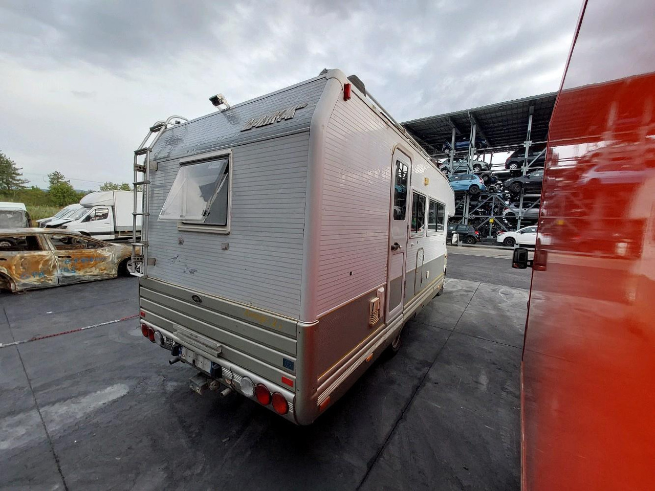 IVECO LAIKA 35.12 CAMPING 122 - Альковный автодом: фото 4 IVECO LAIKA 35.12 CAMPING 122 - Альковный автодом: фото 4