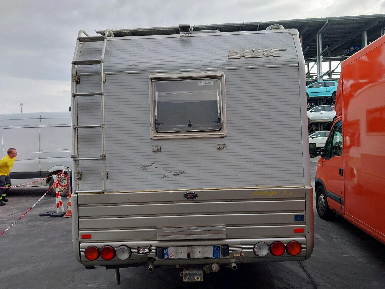 IVECO LAIKA 35.12 CAMPING 122 - Альковный автодом: фото 5 IVECO LAIKA 35.12 CAMPING 122 - Альковный автодом: фото 5