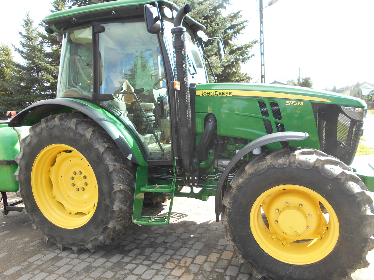 John Deere 5115M - Трактор: фото 2 John Deere 5115M - Трактор: фото 2