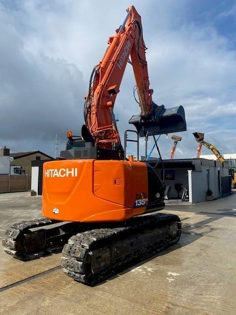 Hitachi ZX 135 US-6 - Гусеничный экскаватор: фото 3 Hitachi ZX 135 US-6 - Гусеничный экскаватор: фото 3
