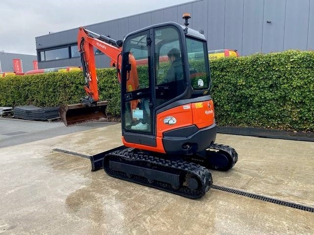 Kubota U 27-4 - Мини-экскаватор: фото 1 Kubota U 27-4 - Мини-экскаватор: фото 1