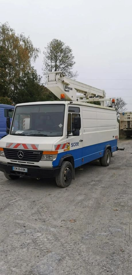 Mercedes-Benz VARIO 815D 17 M - Грузовик с подъемником: фото 1 Mercedes-Benz VARIO 815D 17 M - Грузовик с подъемником: фото 1