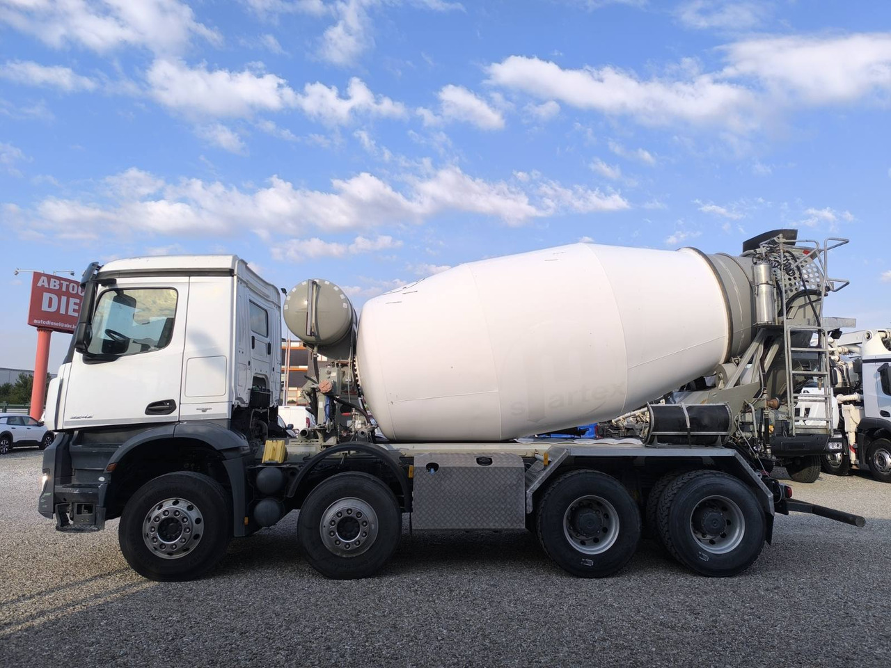 MERCEDES-BENZ AROCS 3242 CIFA 9M3 - Автобетоносмеситель: фото 4 MERCEDES-BENZ AROCS 3242 CIFA 9M3 - Автобетоносмеситель: фото 4