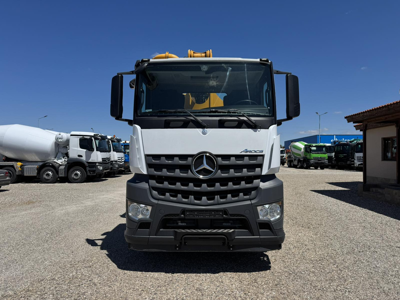 MERCEDES-BENZ AROCS 4442 SCHWING S43SX - Автобетононасос: фото 2 MERCEDES-BENZ AROCS 4442 SCHWING S43SX - Автобетононасос: фото 2