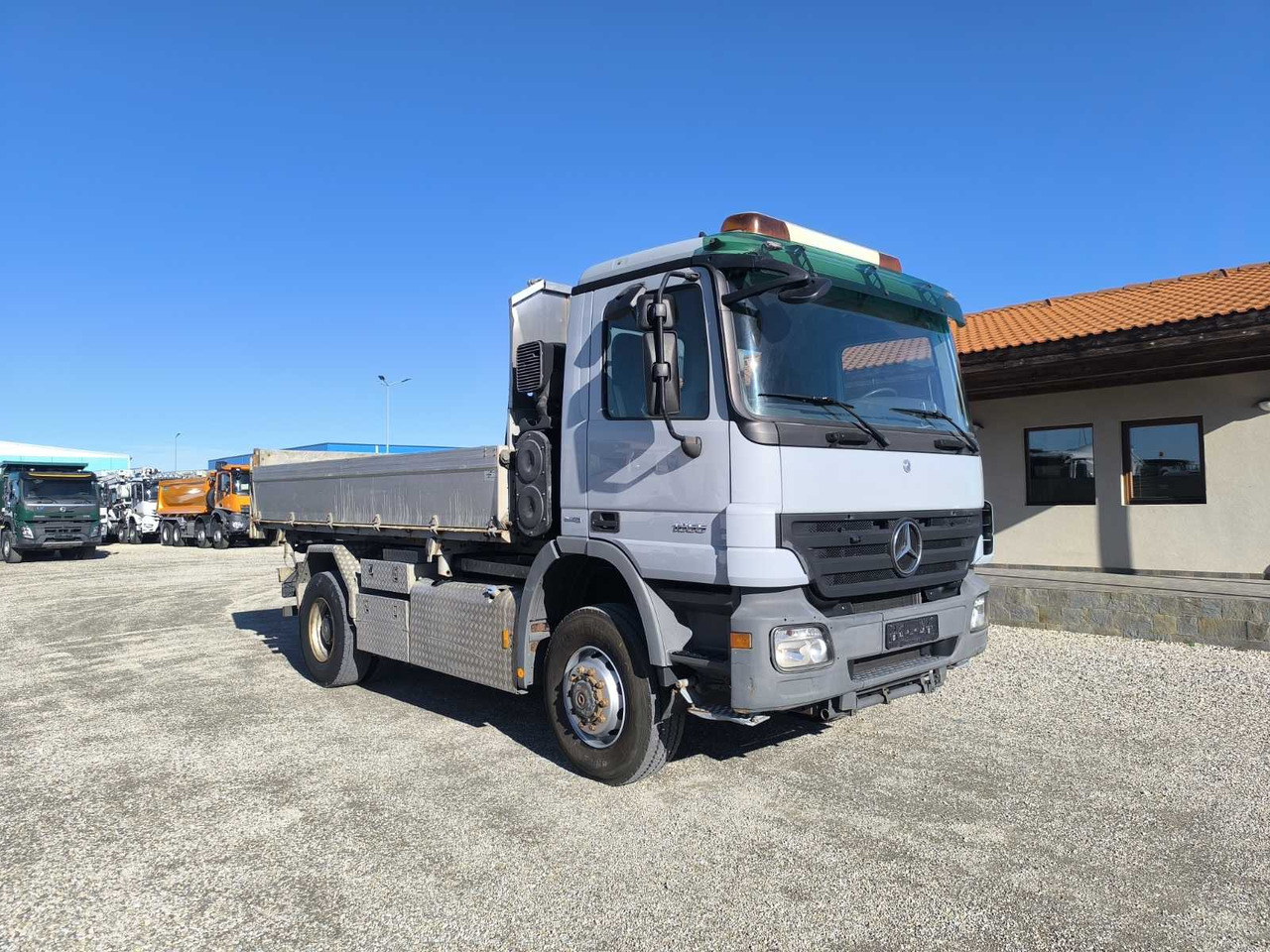 MERCEDES-BENZ Actros 1855 4X4 - Самосвал: фото 1 MERCEDES-BENZ Actros 1855 4X4 - Самосвал: фото 1