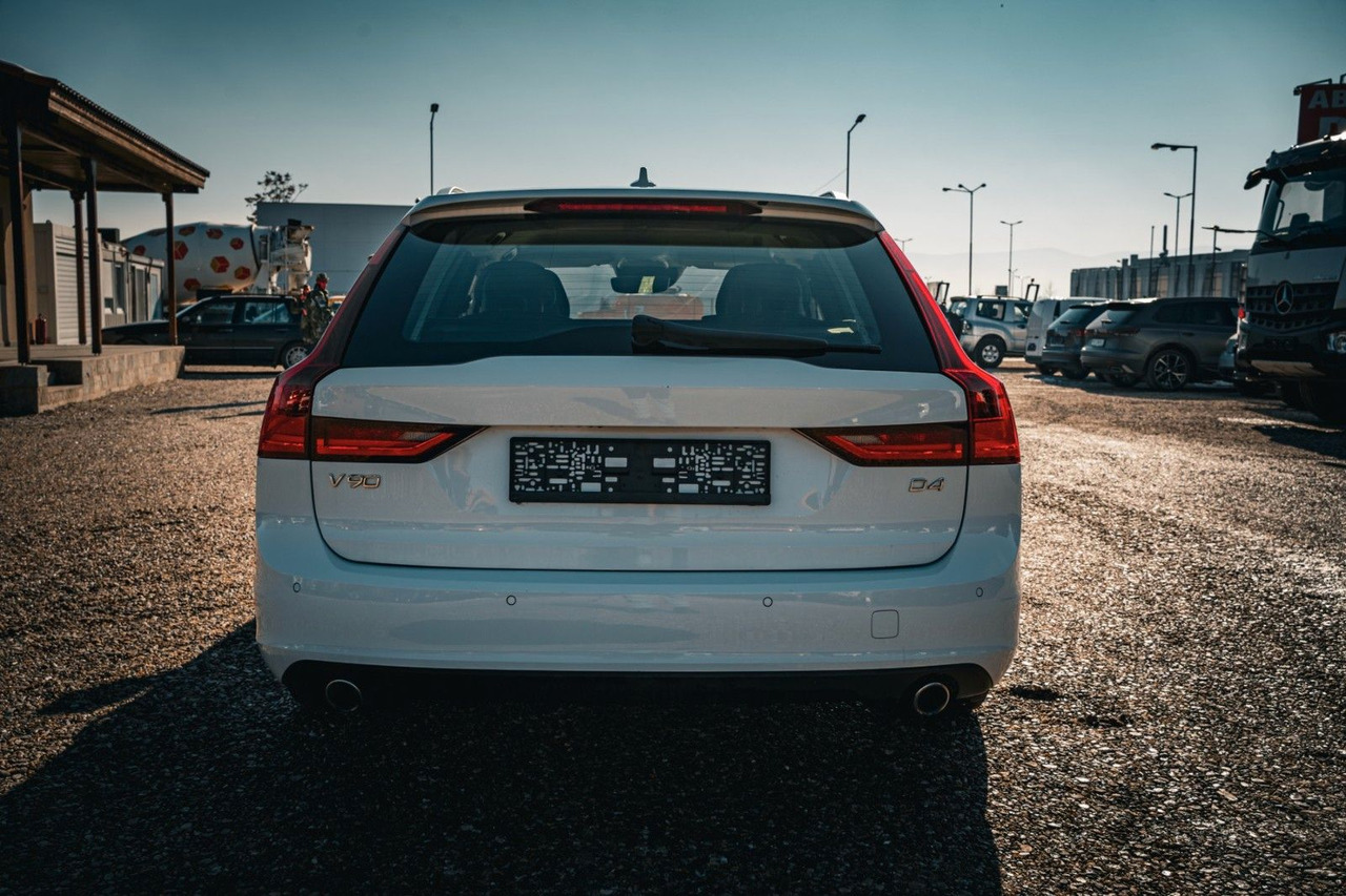 Volvo V90 D4 Momentum 2.0D - Легковой автомобиль: фото 5 Volvo V90 D4 Momentum 2.0D - Легковой автомобиль: фото 5
