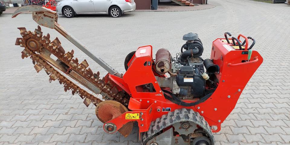 Koparka łańcuchowa Ditch Witch C24X 24 KM Honda - Траншеекопатель: фото 1 Koparka łańcuchowa Ditch Witch C24X 24 KM Honda - Траншеекопатель: фото 1