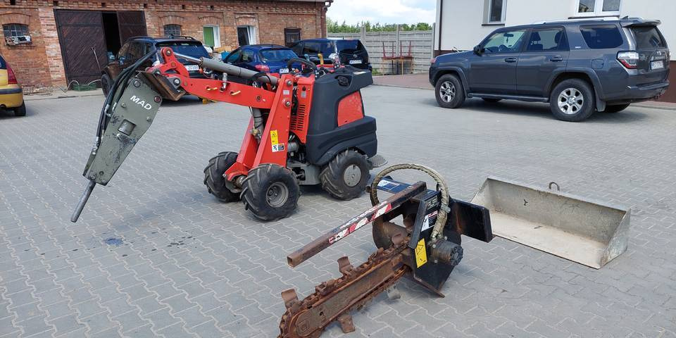 Koparka łańcuchowa miniładowarka Ditch Witch R300 wiertnica - Траншеекопатель: фото 5 Koparka łańcuchowa miniładowarka Ditch Witch R300 wiertnica - Траншеекопатель: фото 5
