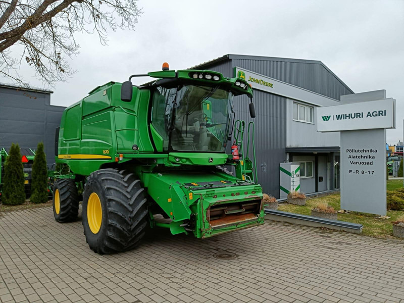 John Deere T670 i - Зерноуборочный комбайн: фото 1 John Deere T670 i - Зерноуборочный комбайн: фото 1