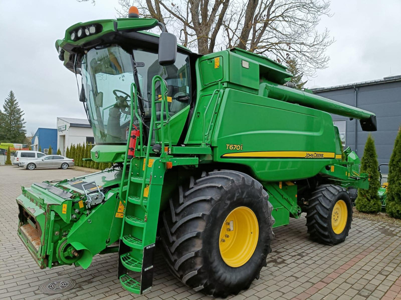 John Deere T670 i - Зерноуборочный комбайн: фото 3 John Deere T670 i - Зерноуборочный комбайн: фото 3