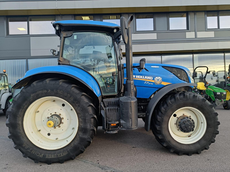 New Holland T7.270 AC - Трактор: фото 2 New Holland T7.270 AC - Трактор: фото 2