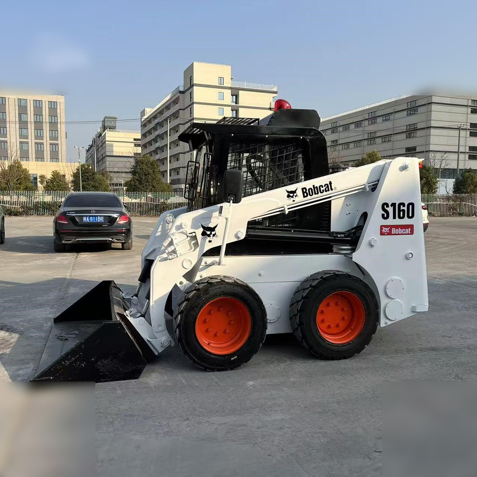 BOBCAT S160 - Мини-погрузчик с бортовым поворотом: фото 1 BOBCAT S160 - Мини-погрузчик с бортовым поворотом: фото 1