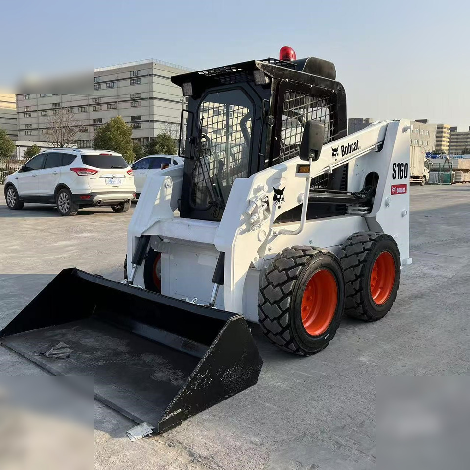 BOBCAT S160 - Мини-погрузчик с бортовым поворотом: фото 3 BOBCAT S160 - Мини-погрузчик с бортовым поворотом: фото 3