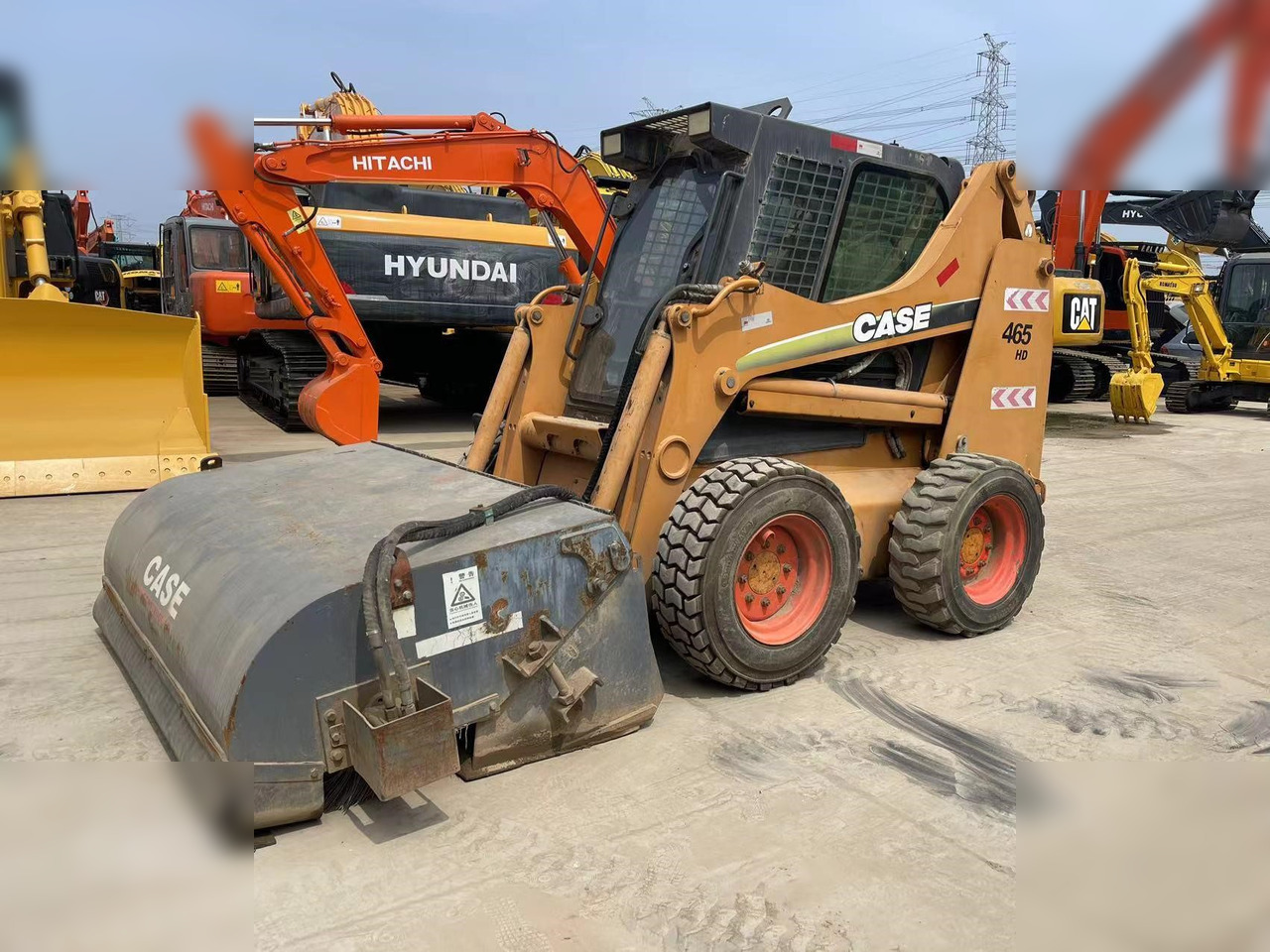 CASE 85XT - Мини-погрузчик с бортовым поворотом: фото 1 CASE 85XT - Мини-погрузчик с бортовым поворотом: фото 1